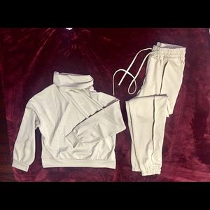 2- piece set drawstring pants and pullover